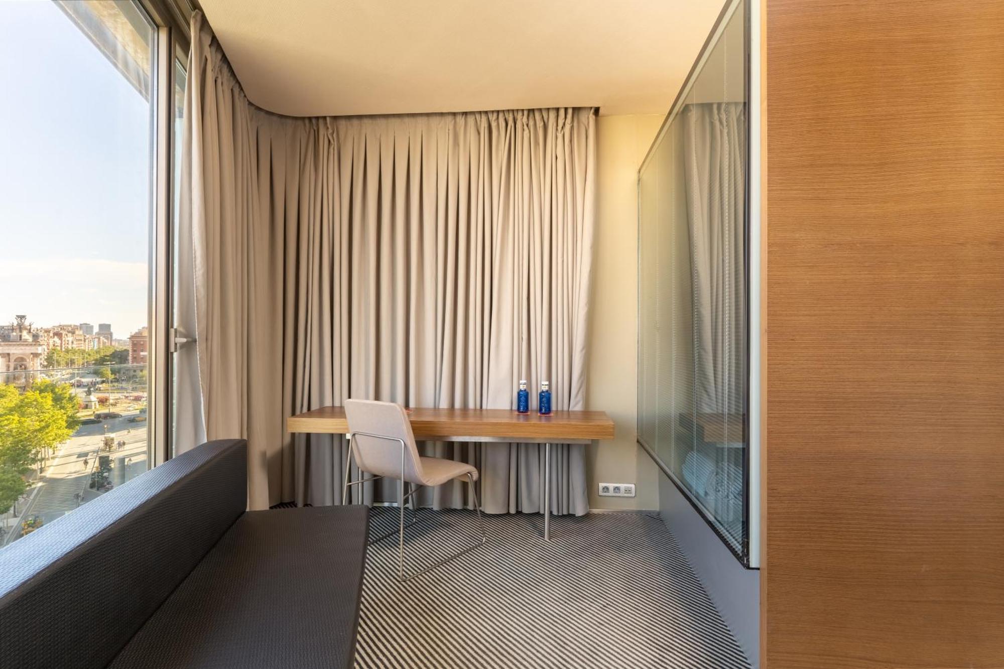 B Hotel Barcelona Luaran gambar